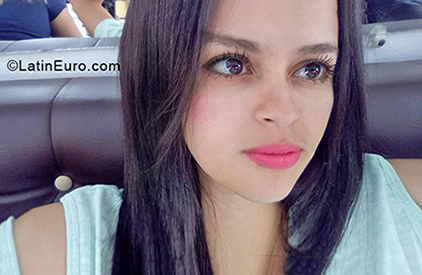 Date this tall Dominican Republic girl Lilo from Santo Domingo DO33148