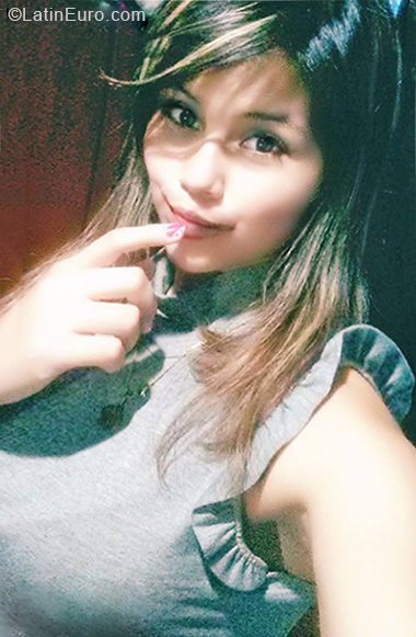 Date this tall Colombia girl Leidy from Bogota CO24369