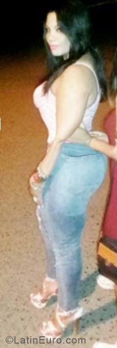 Date this gorgeous Dominican Republic girl Emerfi from Santiago De Los Caballeros DO33209