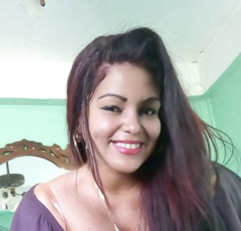 Date this happy Cuba girl Yanis from Havana CU401