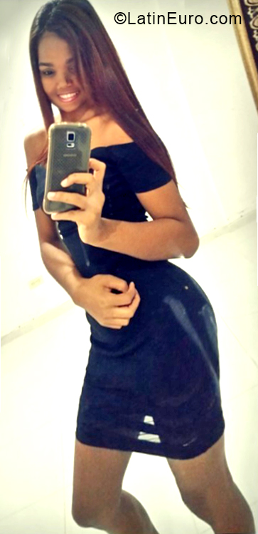 Date this exotic Dominican Republic girl Elvira from Santo Domingo DO33266