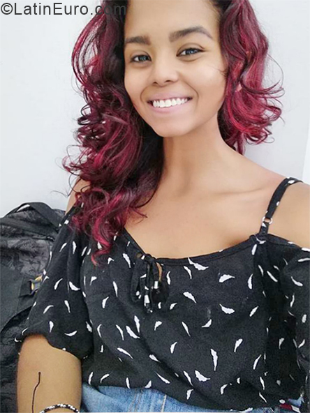 Date this hard body Colombia girl Sofa from Bucaramanga CO24462