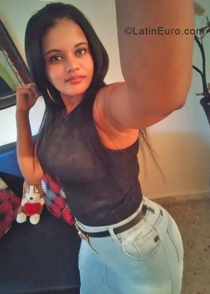 Date this fun Dominican Republic girl Yokasta from Santo Dominho DO33304