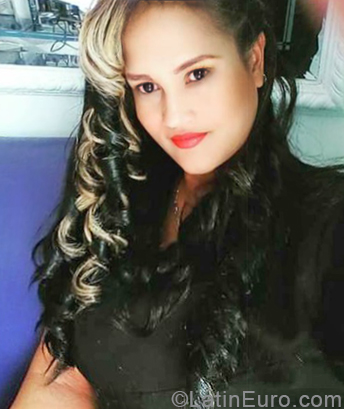 Date this nice looking Colombia girl Eudi from Cali CO24471