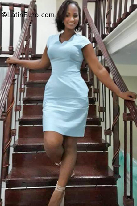 Date this georgeous Dominican Republic girl Carmel from Santiago DO33307