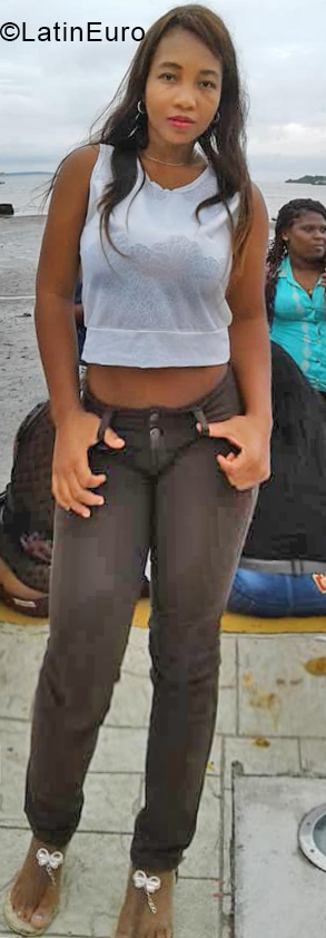 Date this georgeous Colombia girl Sara from Cali CO24498