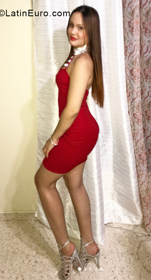 Date this exotic Dominican Republic girl Yamilka from Santiago De Los Caballeros DO33462