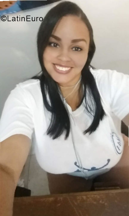 Date this sultry Dominican Republic girl Mery from Santiago DO33492