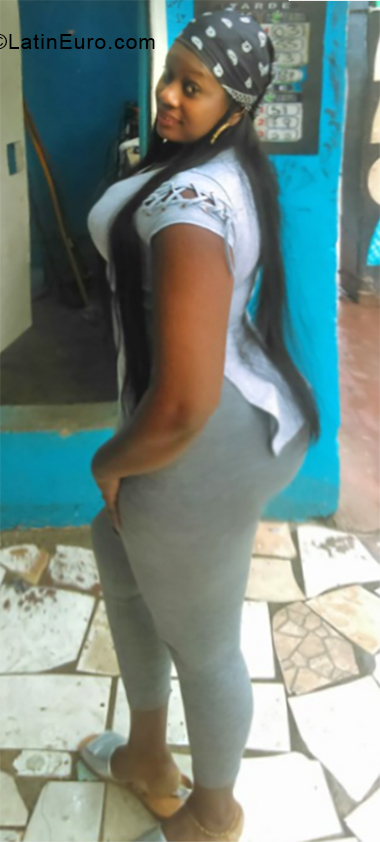 Date this charming Dominican Republic girl La_morena from Santo Domingo DO33503