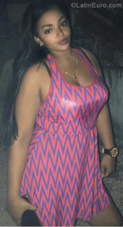 Date this funny Dominican Republic girl Sarah from San Pedro De Macoris DO33505