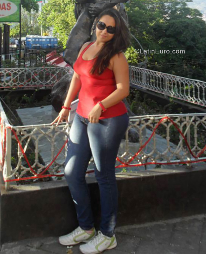 Date this sultry Colombia girl Alejandra from Pereira CO24609