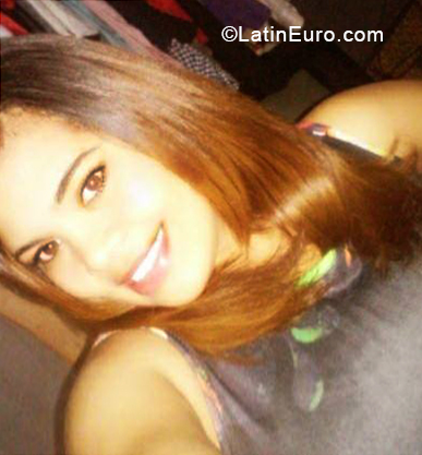 Date this good-looking Dominican Republic girl Arileny from Santo Domingo DO33511