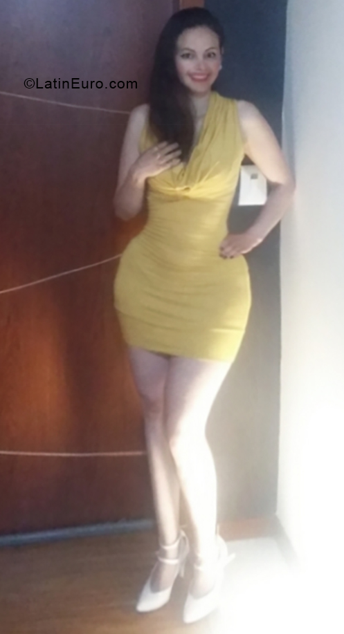 Date this delightful Colombia girl Delfina from Cartagena CO24616