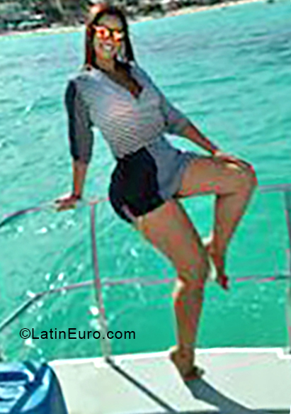 Date this good-looking Venezuela girl Keila from Guatire VE2015