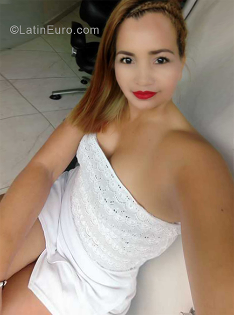 Date this athletic Colombia girl ANRIMSE from Neiva CO24633