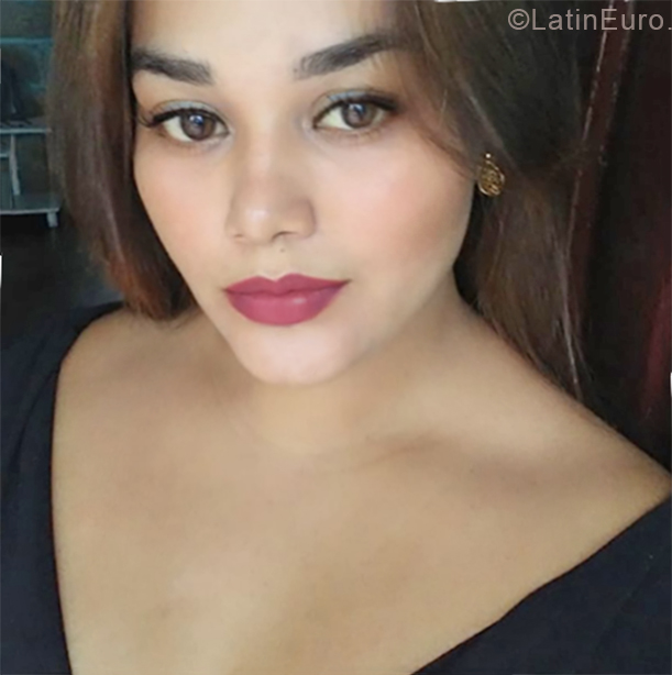 Date this nice looking Dominican Republic girl Leticia from Moca DO33542