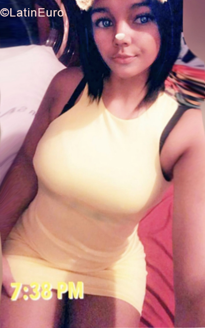 Date this attractive Dominican Republic girl Maria from Santo Domingo DO33550