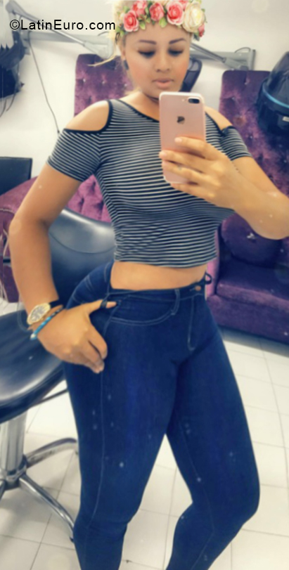 Date this georgeous Dominican Republic girl Marlenny from Santo Domingo DO33553