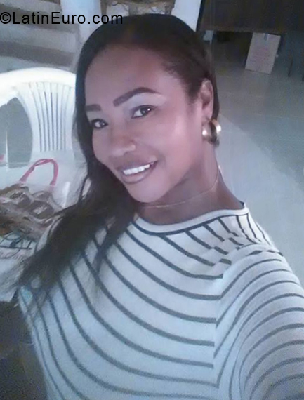 Date this beautiful Colombia girl Maria from Tumaco CO24653