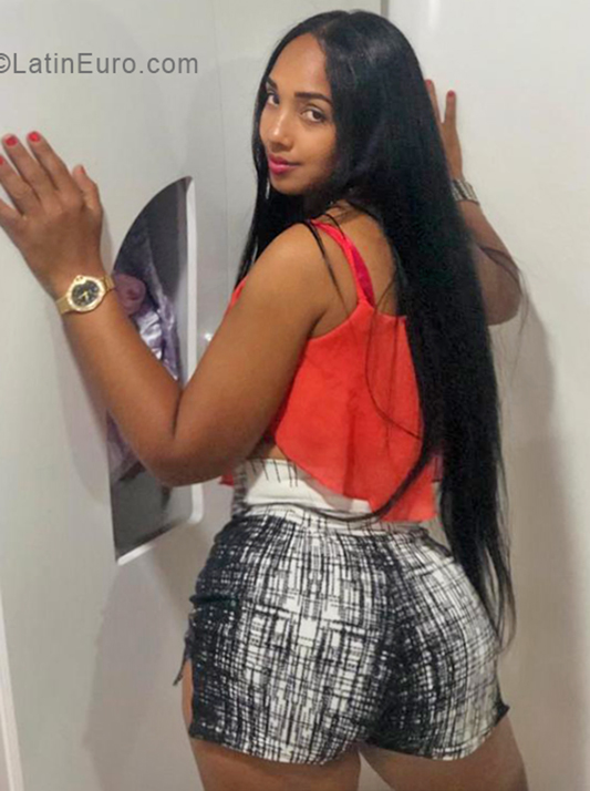 Date this young Dominican Republic girl Deyaniry from Santiago DO33565