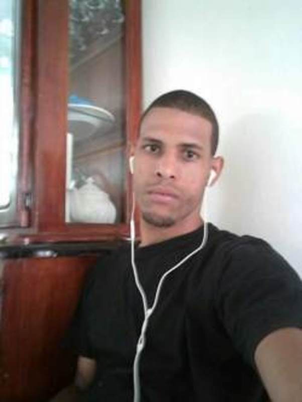 Date this pretty Dominican Republic man Estarlin from La Vega DO33566