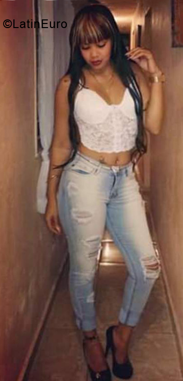 Date this funny Dominican Republic girl Emely from Santo Domingo DO33594