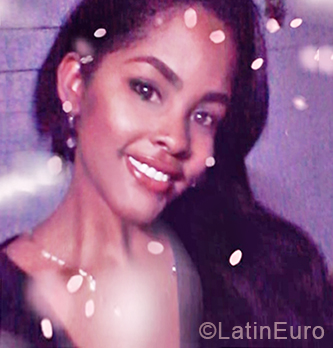 Date this gorgeous Cuba girl Esmeralda from Camaguey CU446