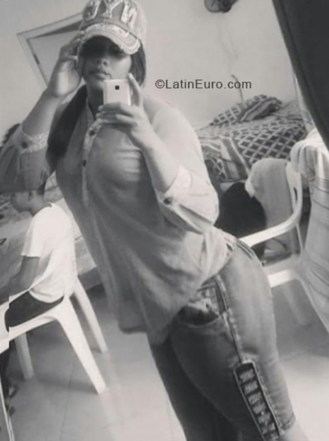 Date this young Dominican Republic girl Rosa from Monseñor Nouel DO33650