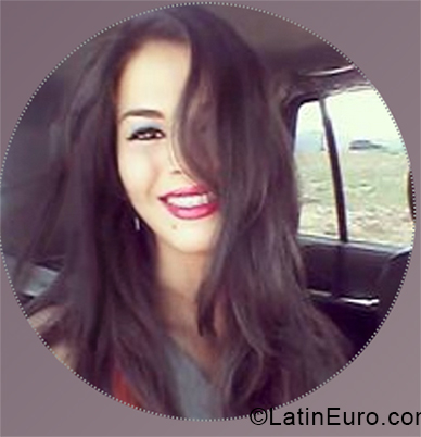 Date this charming Venezuela girl Alexa from Valencia VE2354