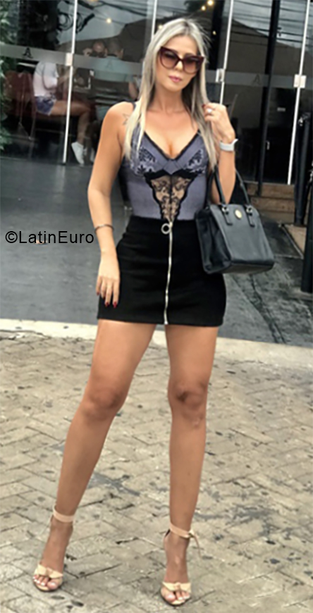 Date this athletic Brazil girl Anny from Palmas BR10747