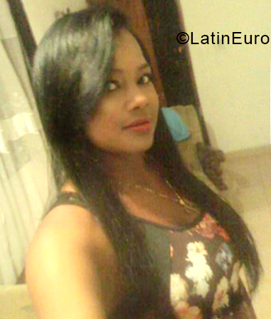 Date this beautiful Dominican Republic girl Ana from Santo Domingo DO33781