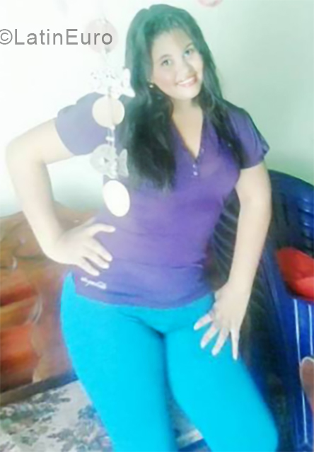 Date this voluptuous Venezuela girl Yorgalyis from SAN FELIPE VE2098