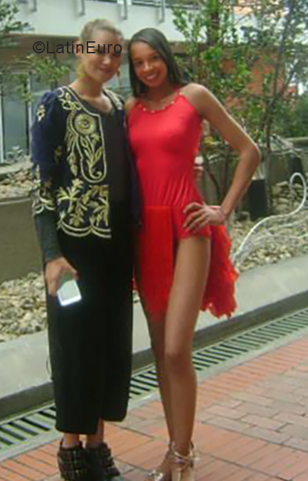 Date this nice looking Colombia girl Yicel from Bogota CO24788