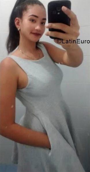 Date this stunning Colombia girl Maria from Santa Marta CO24798