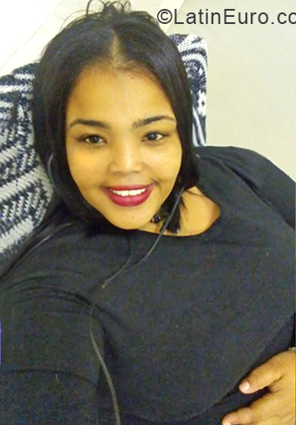 Date this attractive Dominican Republic girl Elizabeth from Santo Domingo DO33889