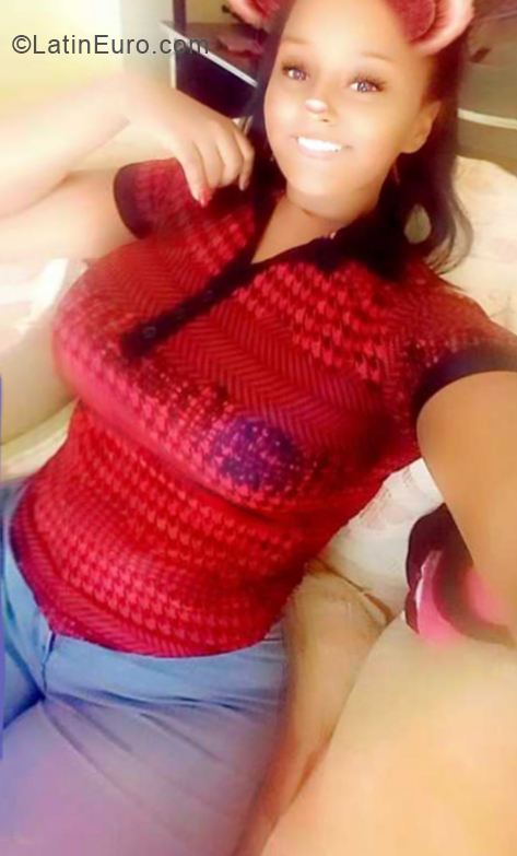 Date this voluptuous Dominican Republic girl Maria from Santo Domingo DO33890