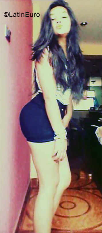 Date this hot Peru girl Anghela from Lima PE1340