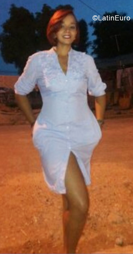 Date this foxy Dominican Republic girl Beatriz from Santo Domingo DO33905