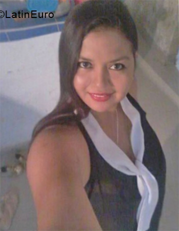 Date this young Colombia girl Erika from Cartagena CO24828