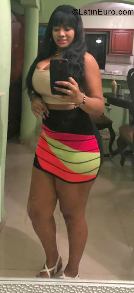 Date this beautiful Dominican Republic girl Julia from Santo Domingo DO33931