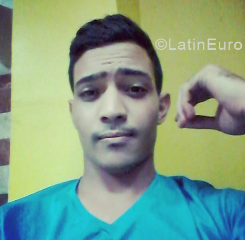 Date this good-looking Venezuela man Alex from Caracas VE2126