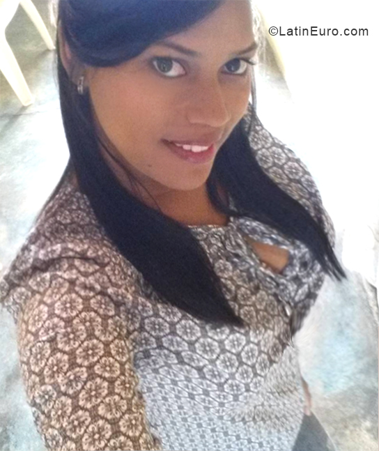 Date this hard body Dominican Republic girl Clara from Santo Domingo DO33983