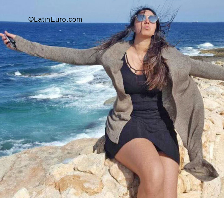 Date this cute Colombia girl Lunita from Medellin CO24930