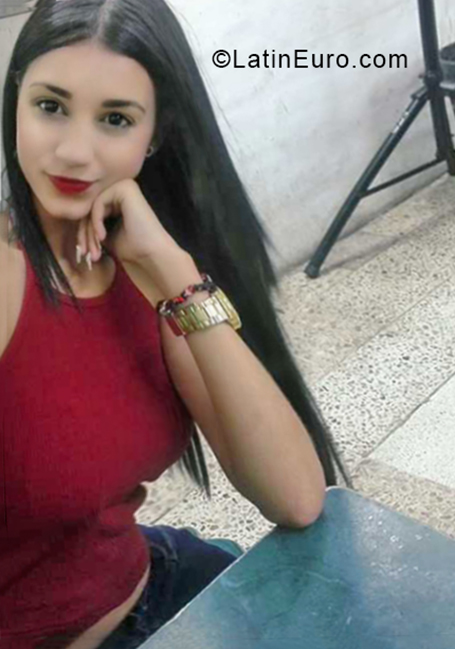 Date this hot Colombia girl Stefana from Bogota CO25072