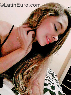 Date this voluptuous Colombia girl Charlet from cali CO24972