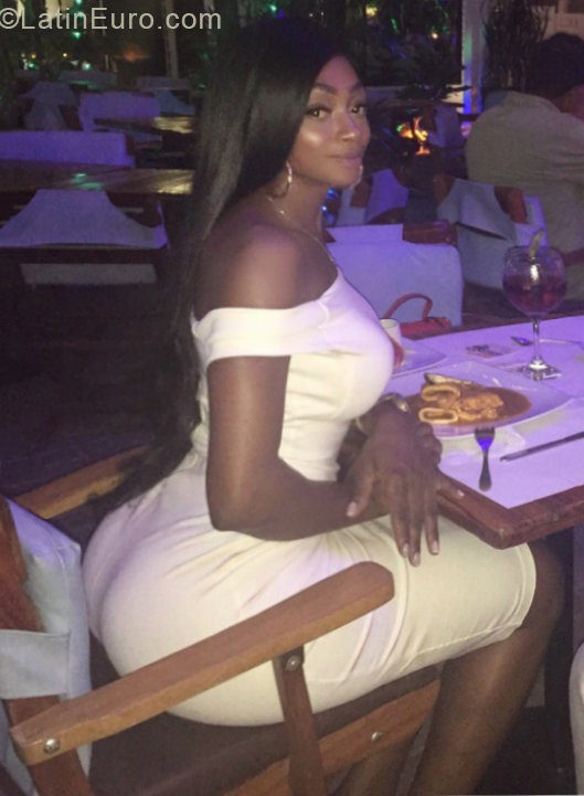 Date this delightful Colombia girl Aidia from Cali CO26751