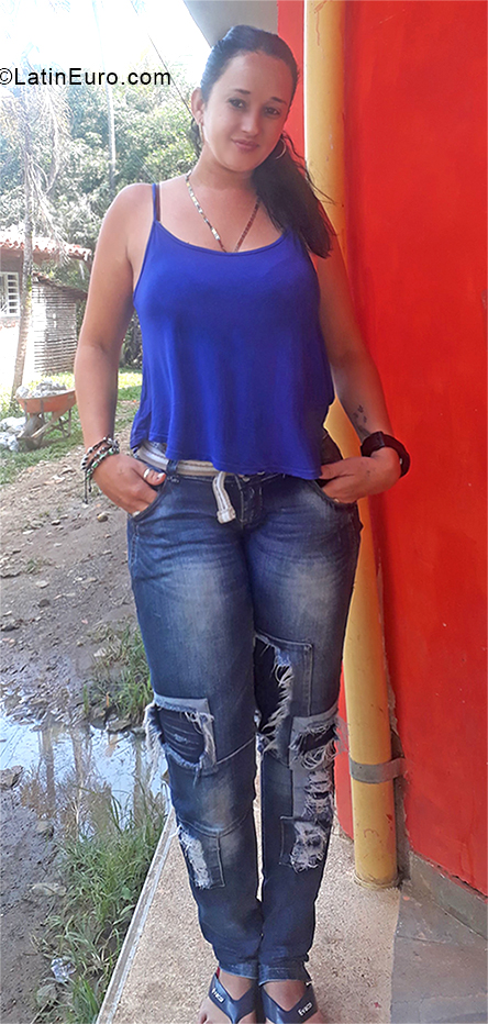 Date this charming Colombia girl Marcela from Cali CO24995