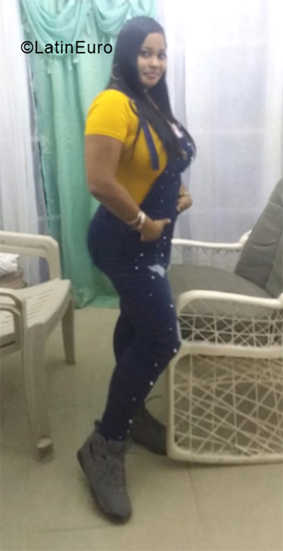 Date this attractive Dominican Republic girl Aimie from Santo Domingo DO34165