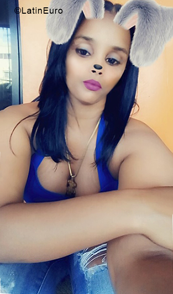 Date this sensual Dominican Republic girl Nairoby from La Vega DO34177