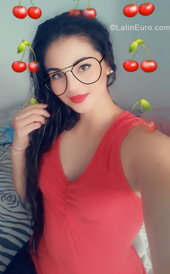 Date this passionate Colombia girl Vanessa from Bogota CO25110